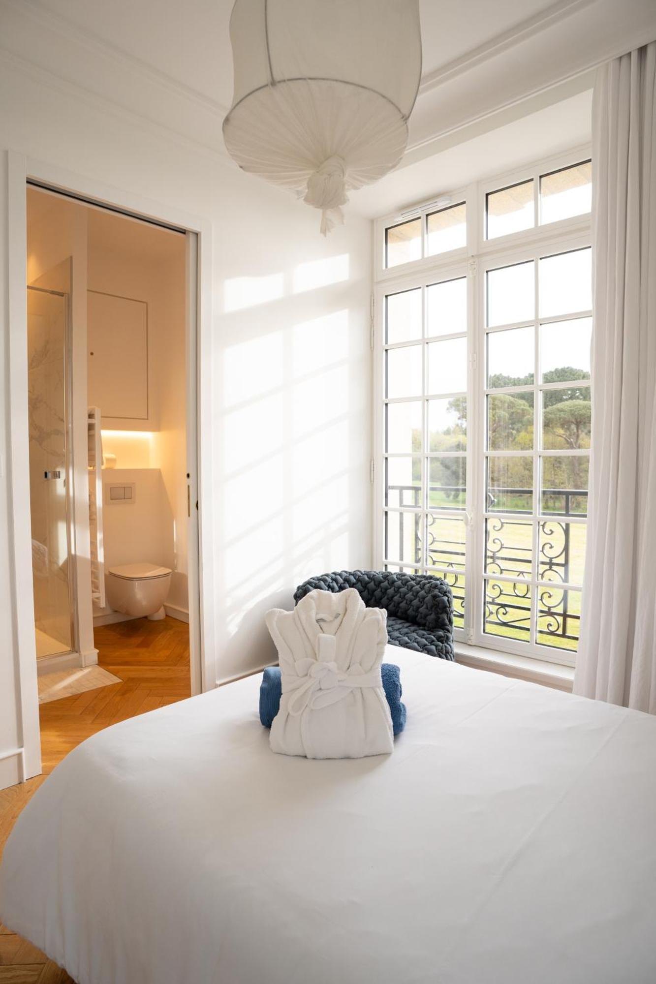 LES GARENNES HOTEL SPA Bénodet Kültér fotó