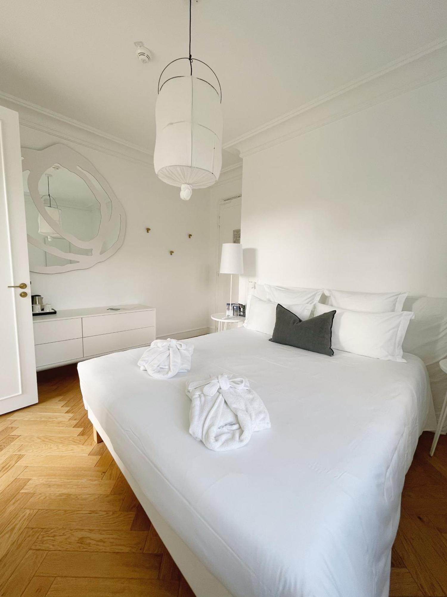 LES GARENNES HOTEL SPA Bénodet Kültér fotó