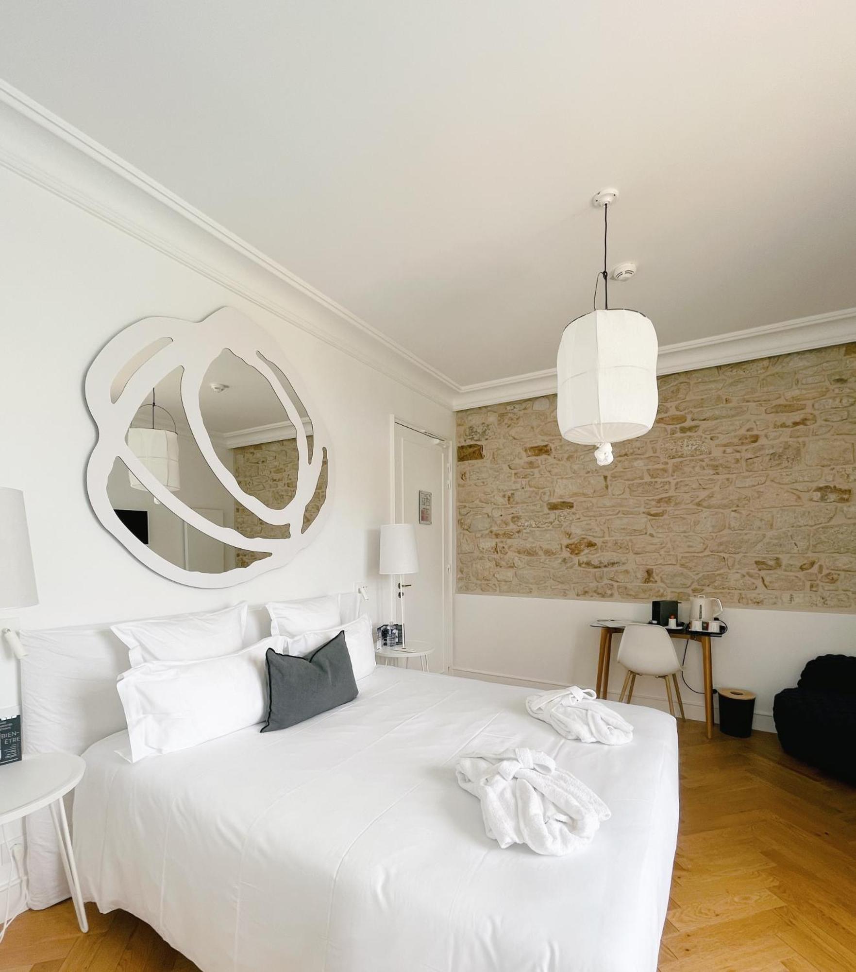 LES GARENNES HOTEL SPA Bénodet Kültér fotó